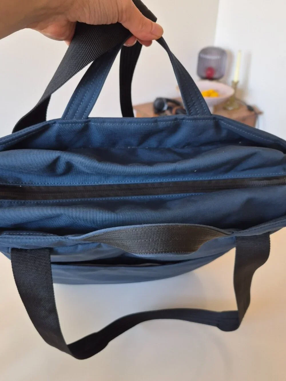 YETI Navy Blue Laptop Work Tote Bag Padded Organizer Shoulder Travel Bag
